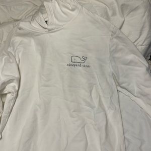 Extra large vineyard vines hoodie!